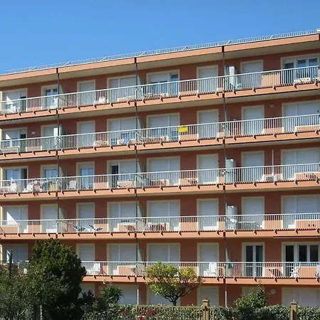 Laura - Ili01390-cya * Bordighera